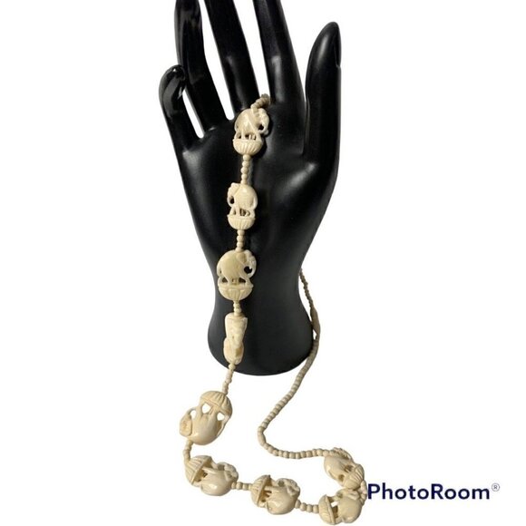 Vintage Elephants Carved Faux Ivory Necklace - Picture 6 of 7